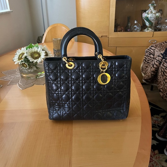 Beautiful used Dior Handbag - Picture 1 of 6